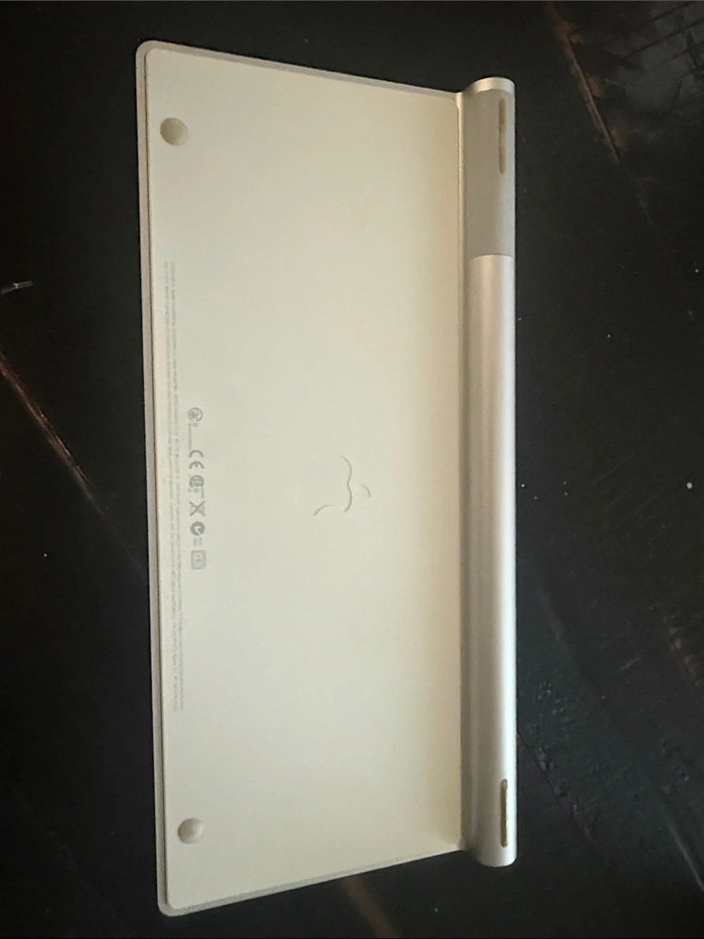 Apple Compact Wireless Keyboard in Silver and White
